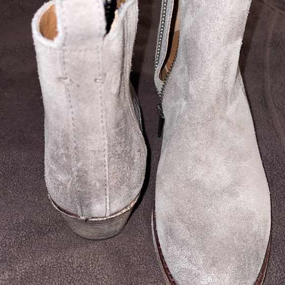 FRYE women Alton Chelsea Suede Leather Boots 🥾 - Picture 10 of 11